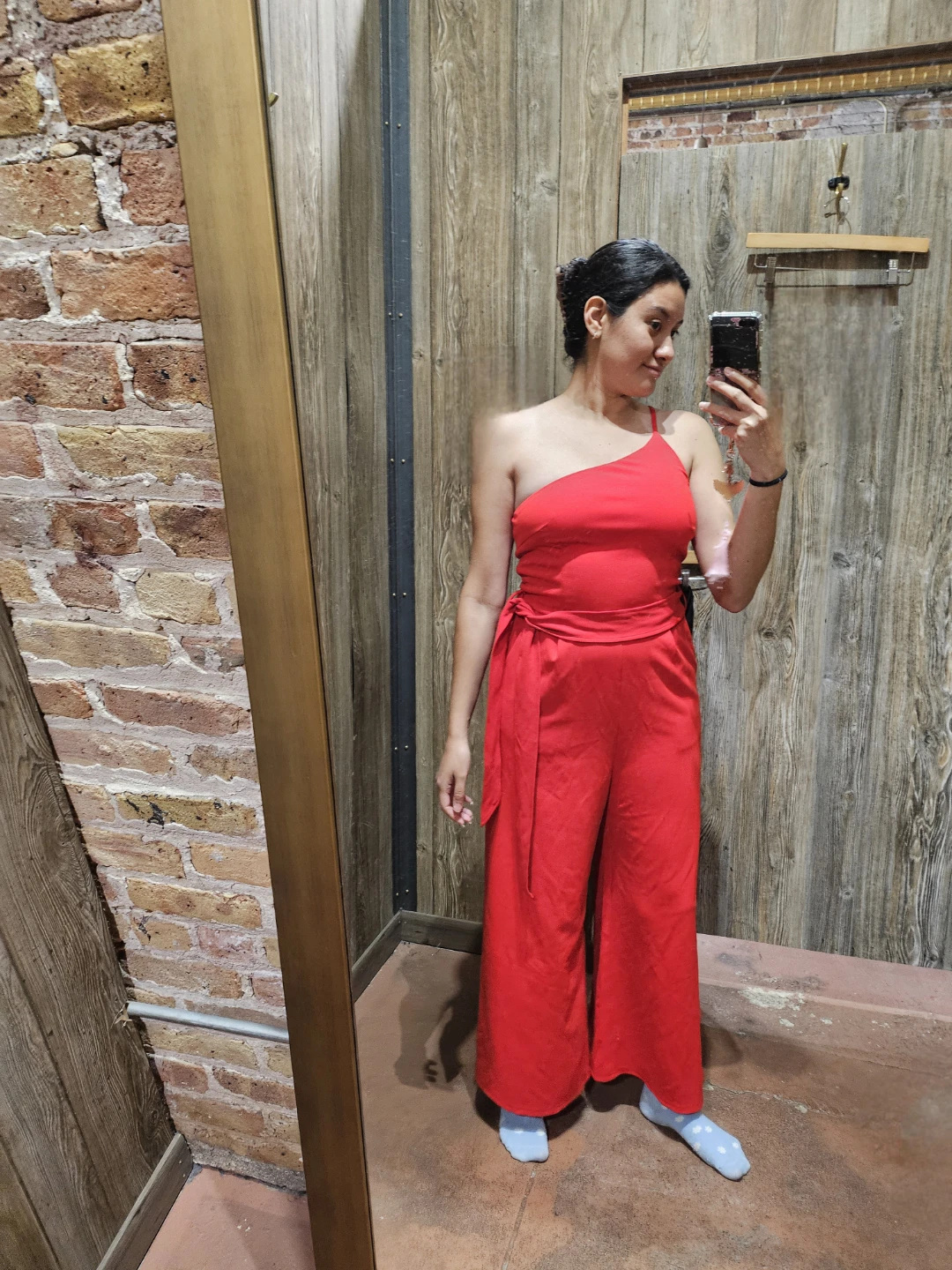 Stunning Red One-Shoulder Jumpsuit – Make a Bold Entrance!