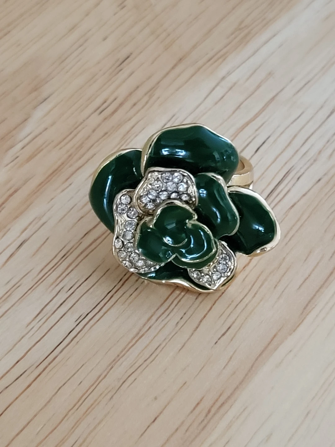 Floral gold tone green floral ring with rhinestones - photo 2