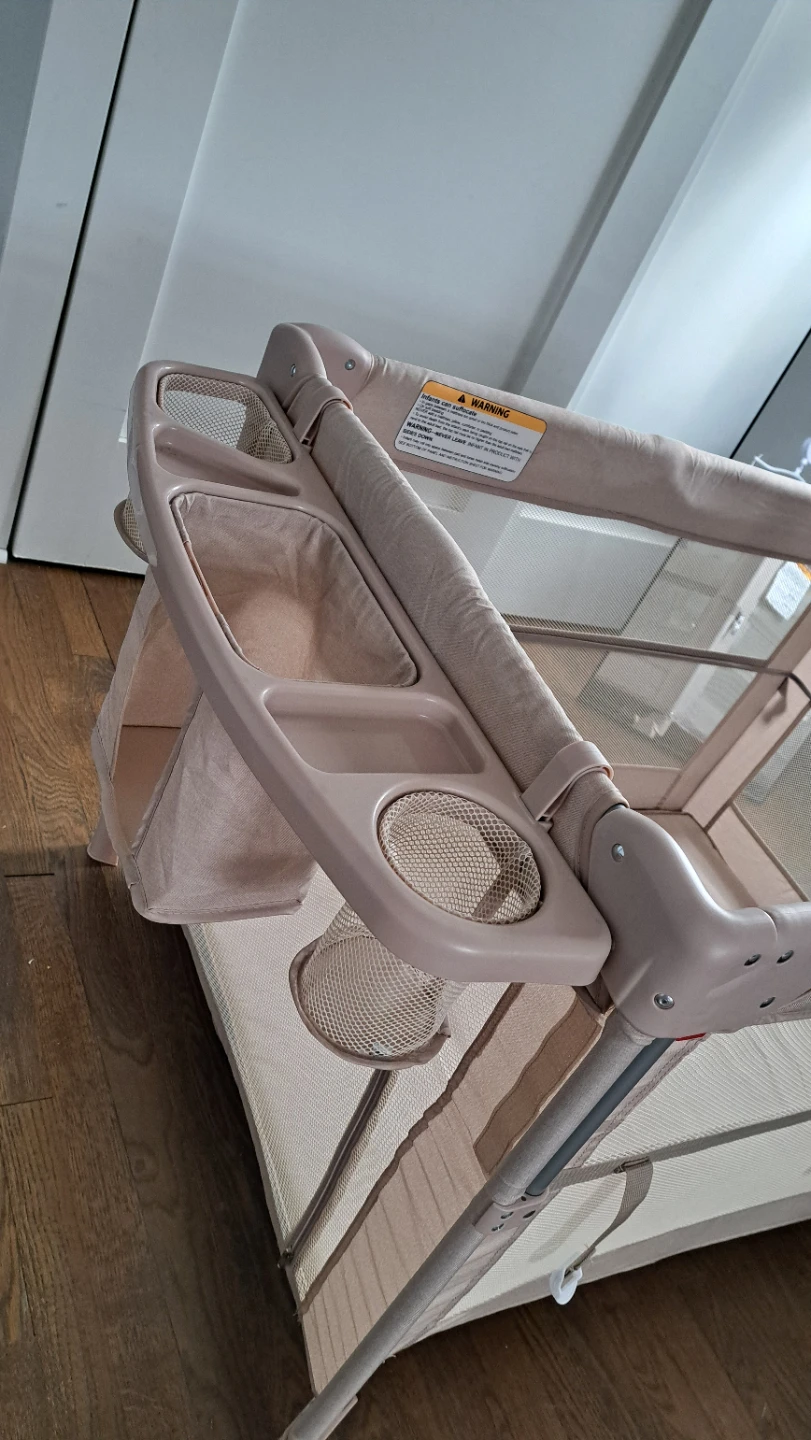 Portable, foldable baby bassinet plus playpen - photo 4