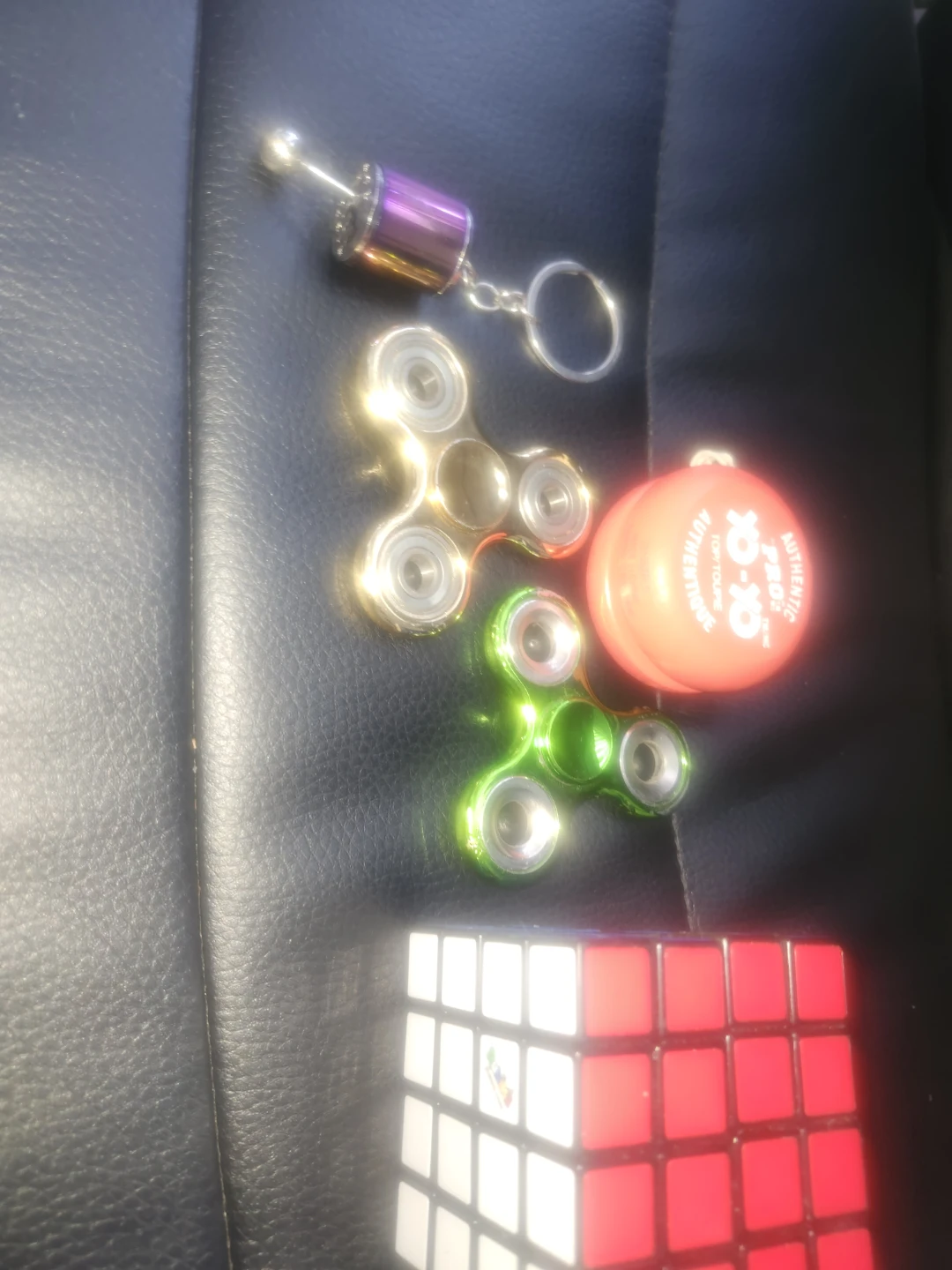 Fidget Spinners, Yo-Yo, Gear Keychain & Rubik's Cube Bundle - photo 2