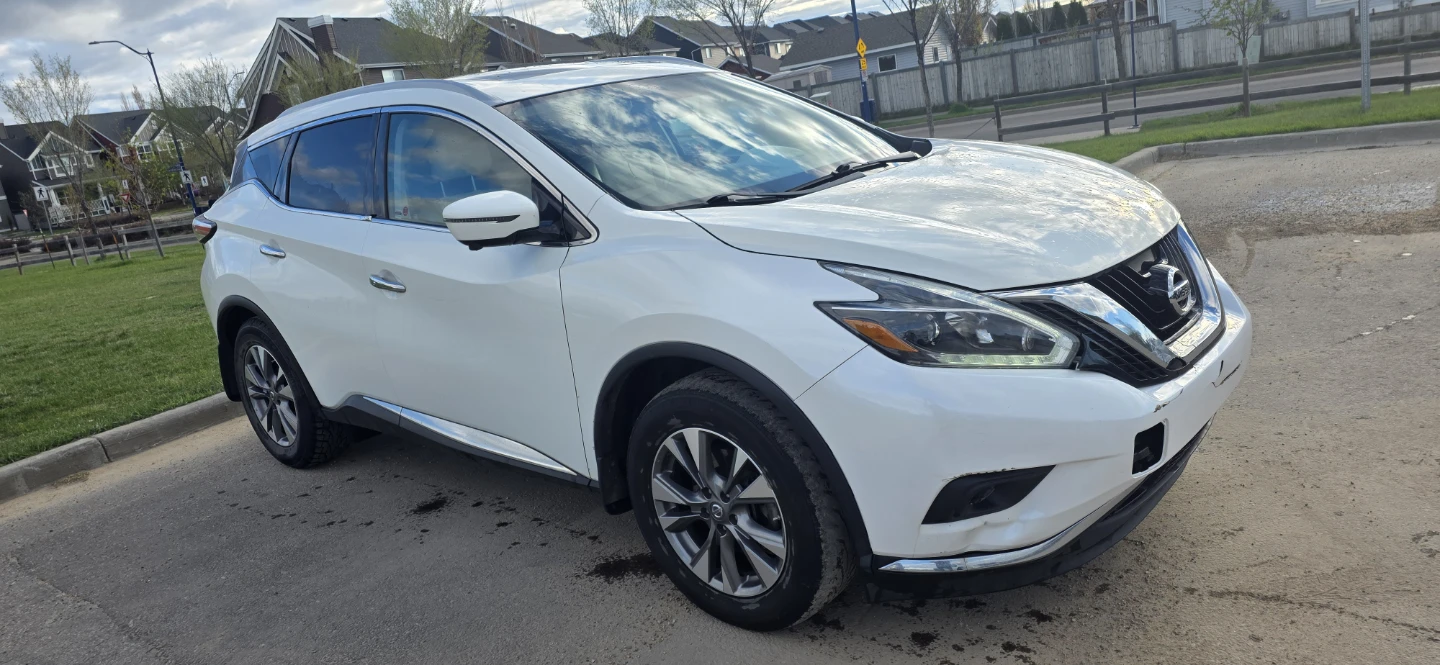 White Nissan Murano SUV - photo 4