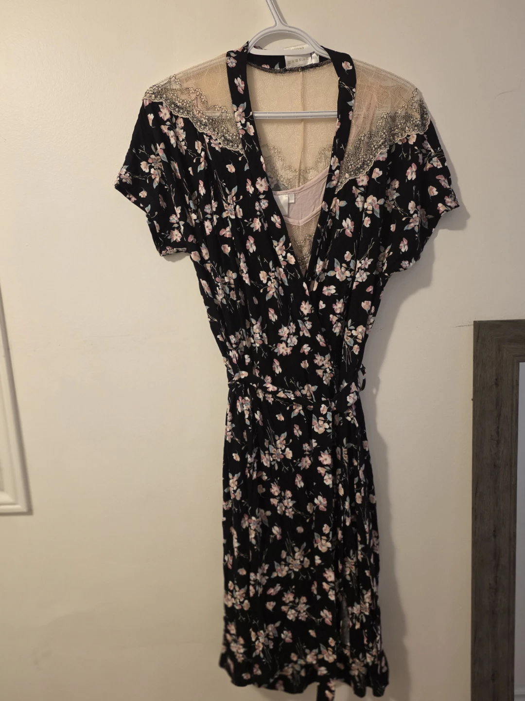 Arya Women's Floral Print Lace Trim Robe