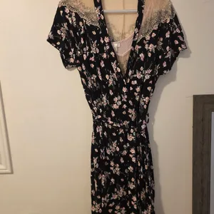 Arya Women's Floral Print Lace Trim Robe