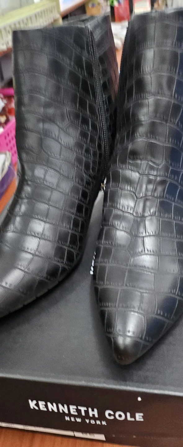 Kenneth Cole Black Croc Embossed Ankle Boots 7.5