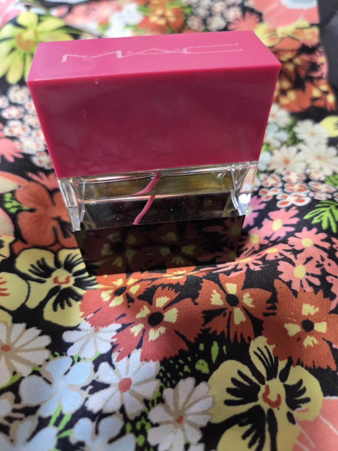 MAC Creations Hue: Dejarose Perfume
