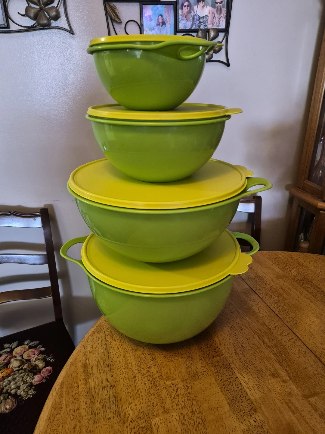 Thatsa Bowl 8 pc Tupperware Bowl Set