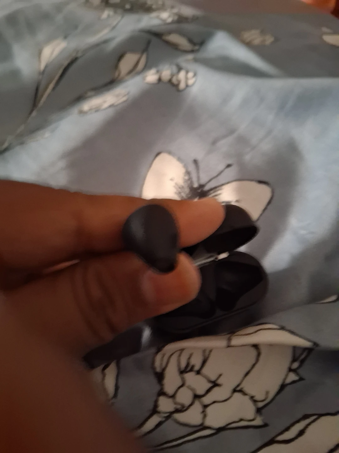Black Wireless Earbuds - photo 2