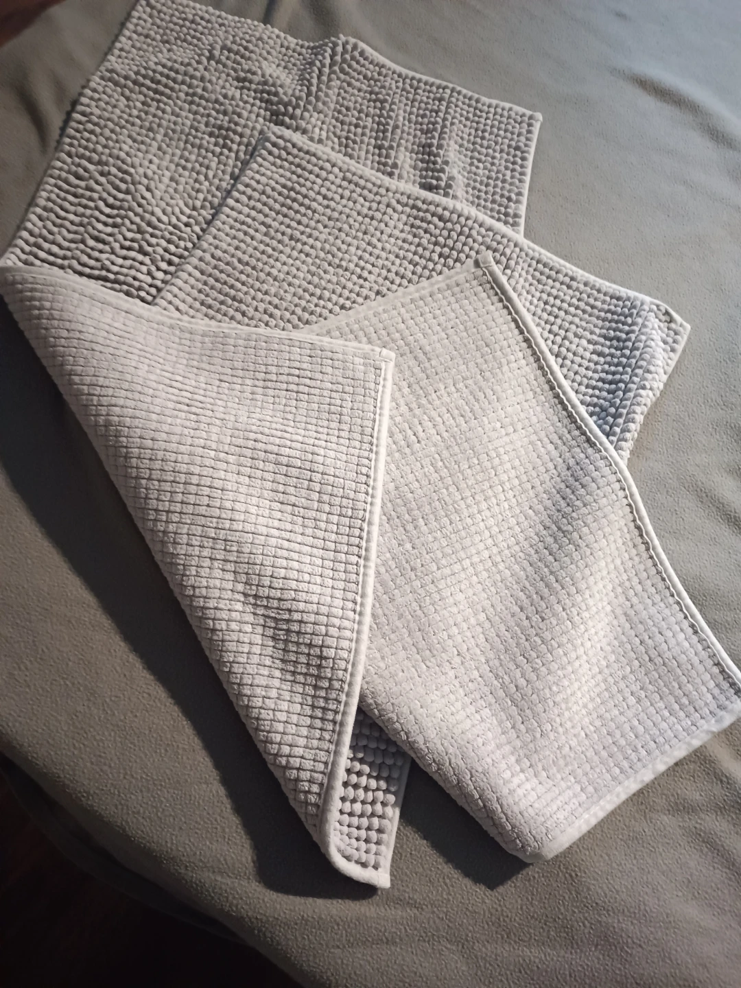 Set of 2 Grey Bath Mats - photo 2
