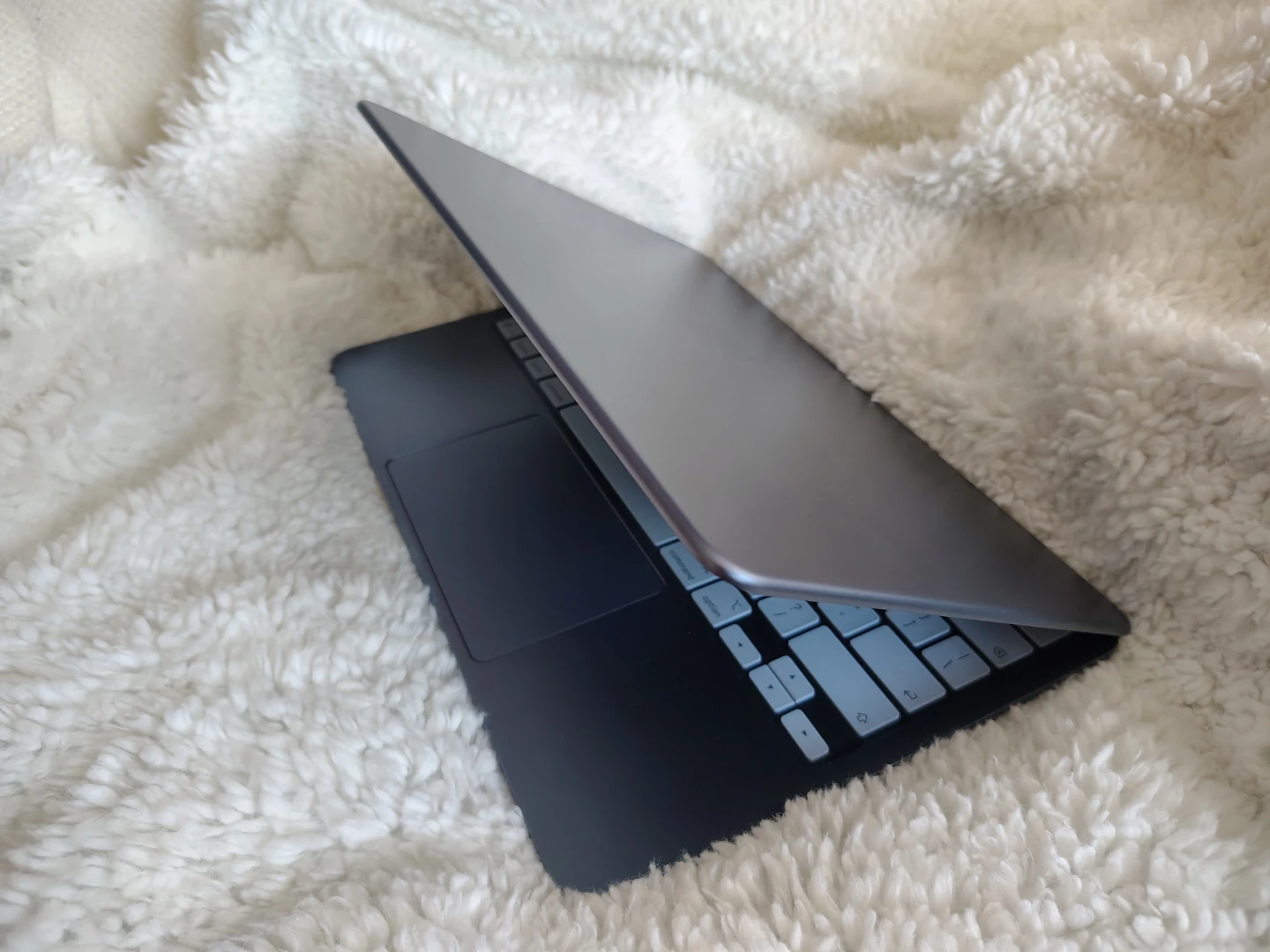 Gently-Used Mint Condition Blue Neo - photo 4