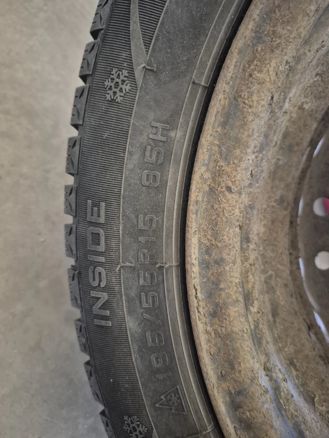 Mirage MR-W562 Studless Winter Tire 195/55R15 85H - photo 4