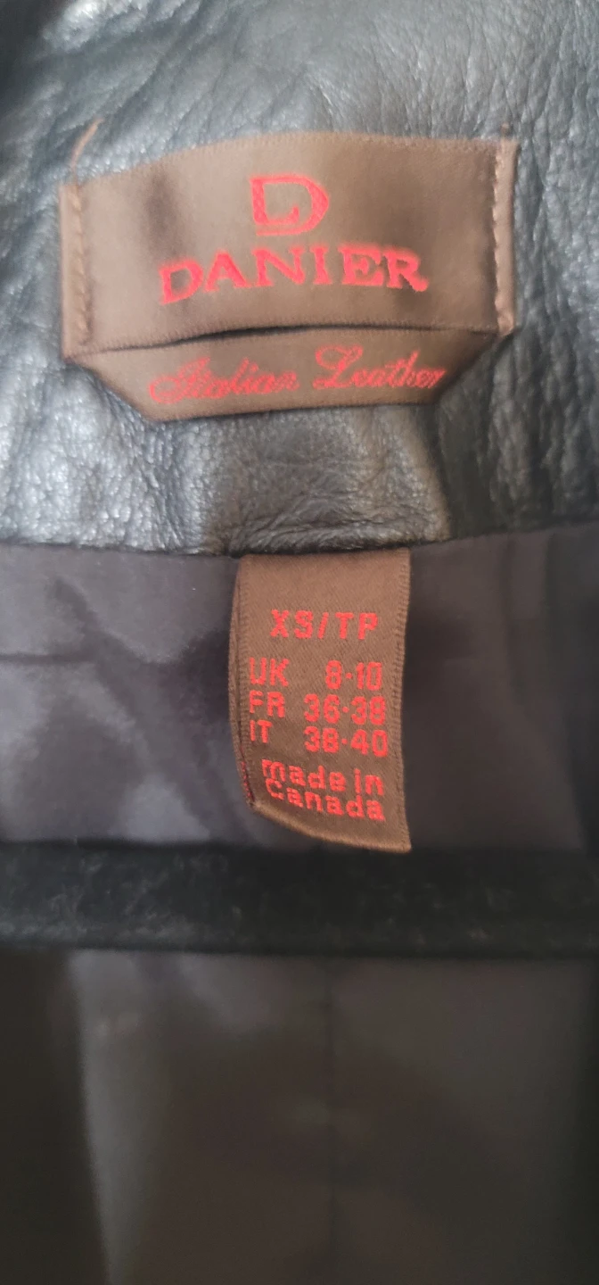 Danier Black Leather Blazer – Women’s XSmall - photo 2