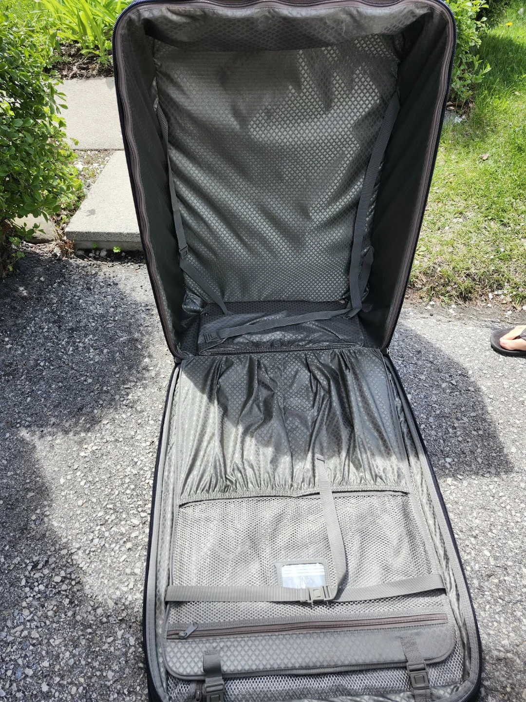 Large Black Rolling Suitcase - photo 4
