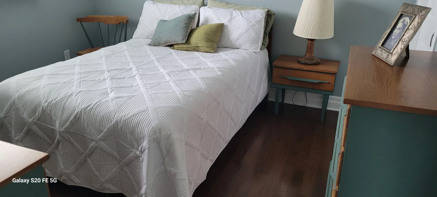 Solid wood double bedroom set with extra chairs. - photo 4