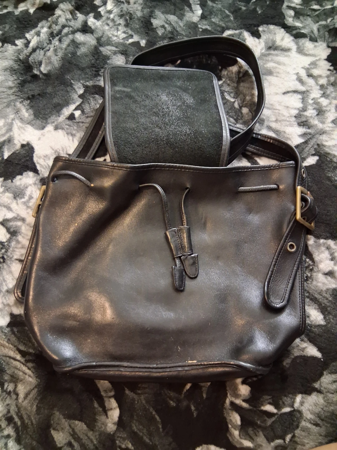 Black Leather Coach Bucket Bag - photo 2
