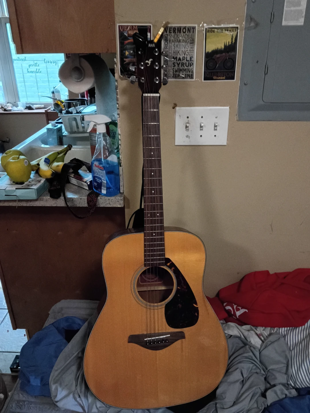 Yamaha FG700S Acoustic Guitar