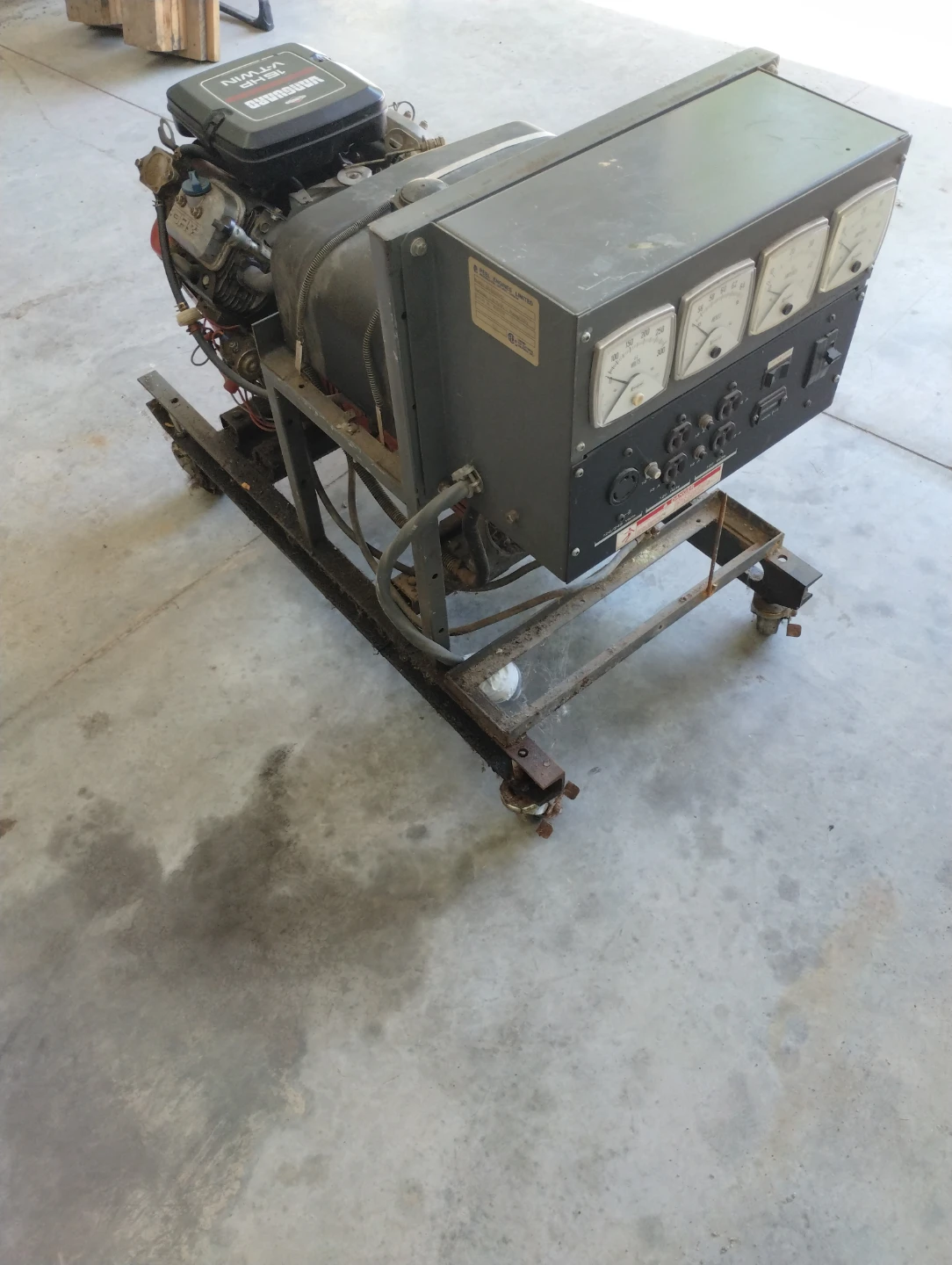 Vanguard Generator with 16 HP V-Twin Engine - photo 2