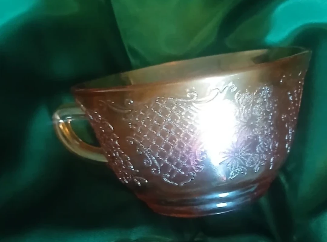 Vintage Federal depression (carnival) cup Normandie pattern - photo 3