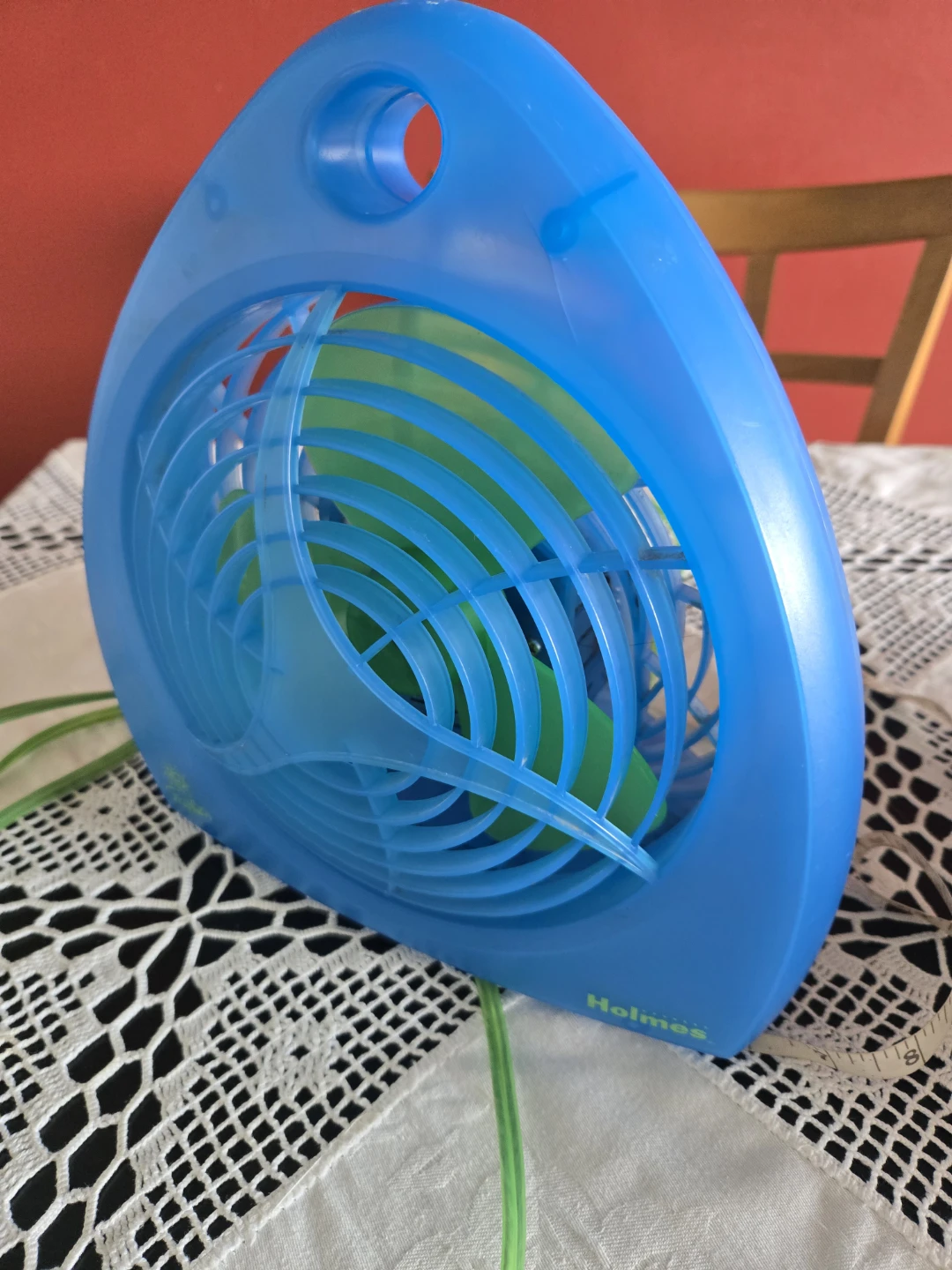 Holmes Table/Desk/Personal Fan