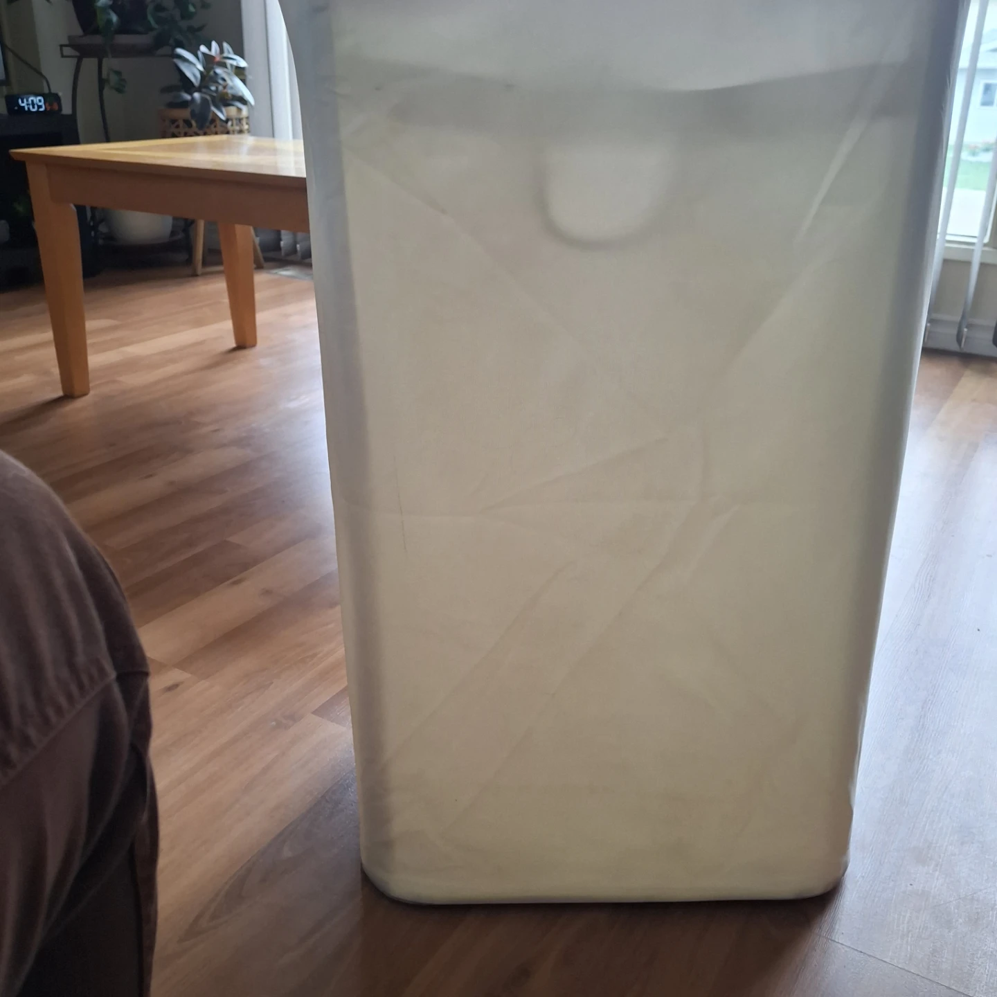 White Laundry Hamper with Bamboo Frame and liner