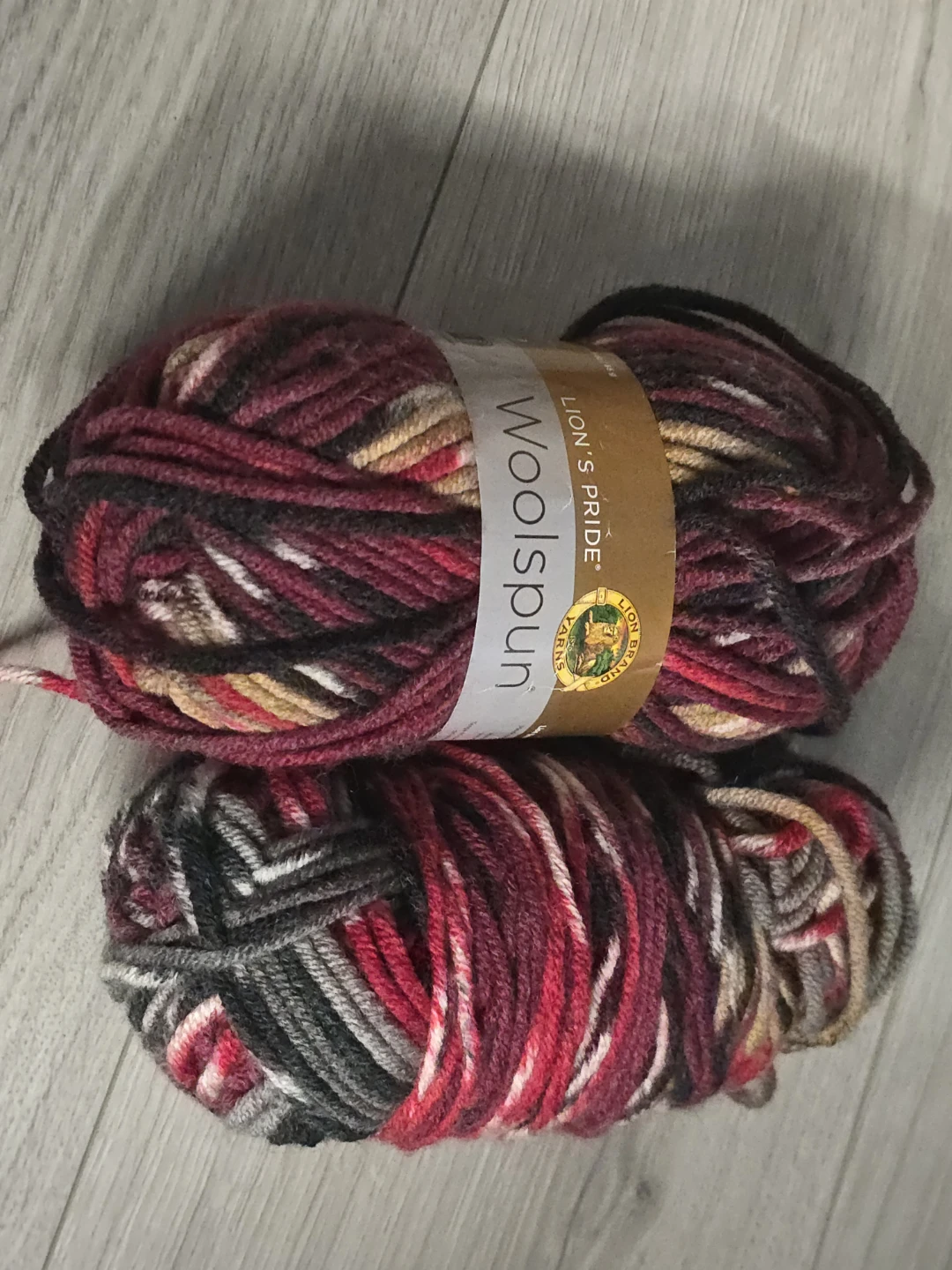 Lion's Pride Woolspun Yarn - Burgundy Mix