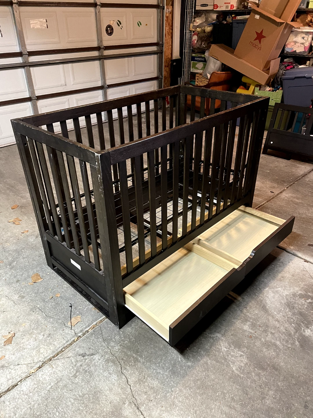 Baby Crib and 2 drawer dresser