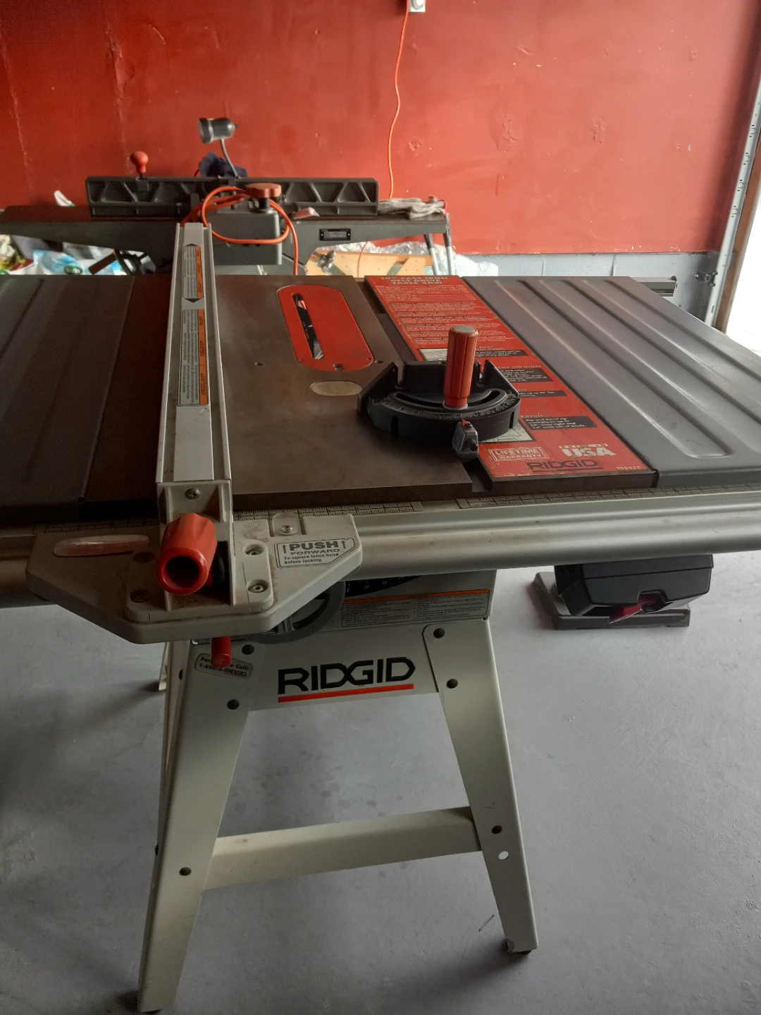 RIDGID Table Saw