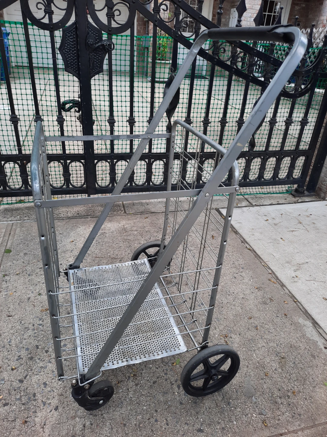 LARGE CART READ DESCRIPTION - photo 2