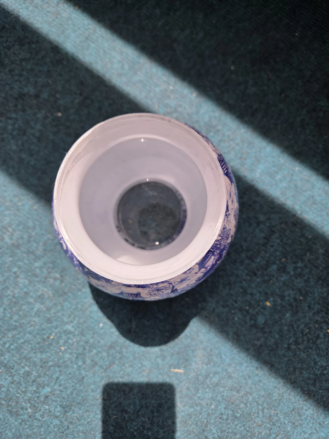 Blue and White Willow Pattern Vase - photo 2