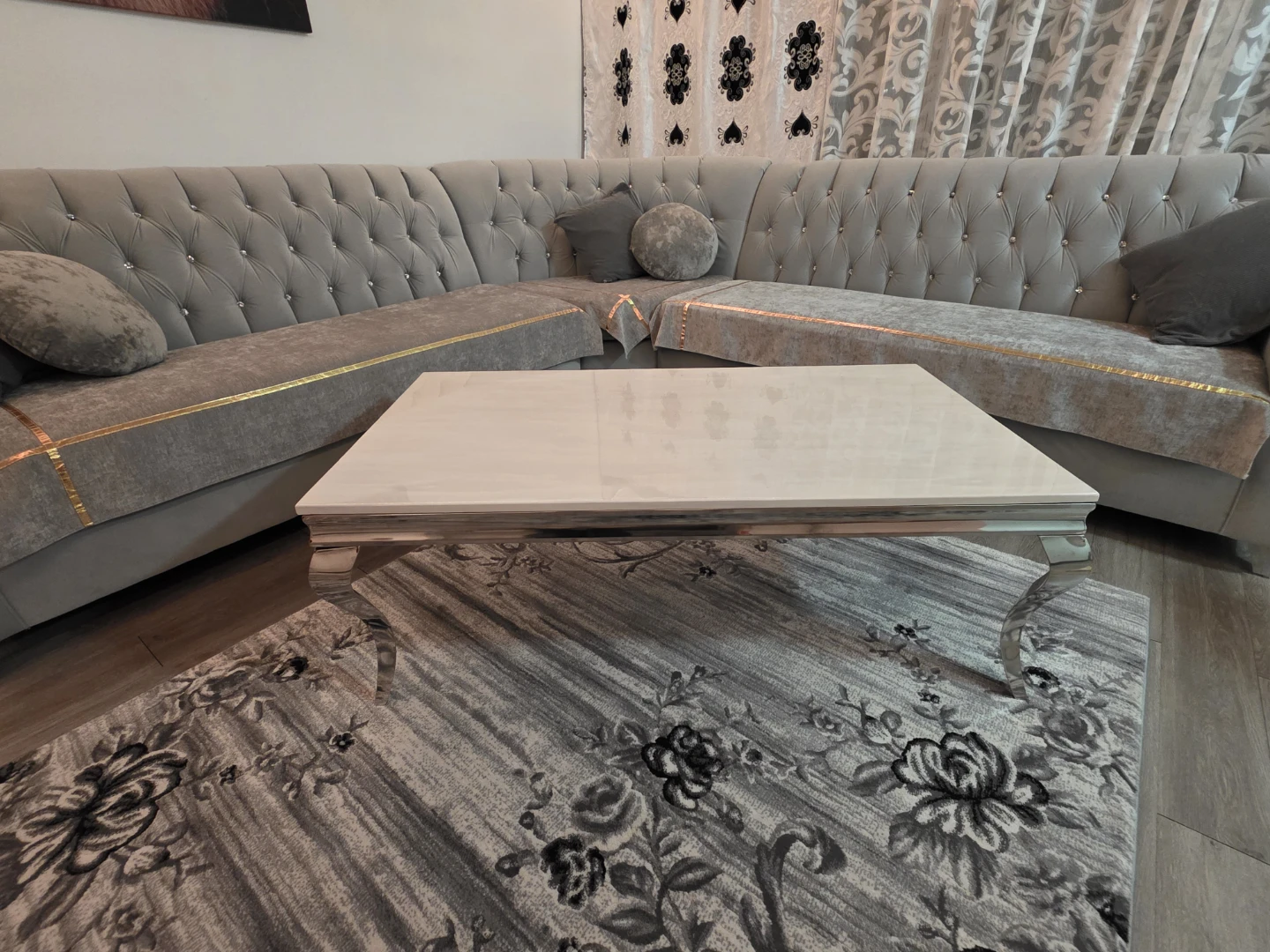 Tufted Sectional Sofa with Decorative Trim