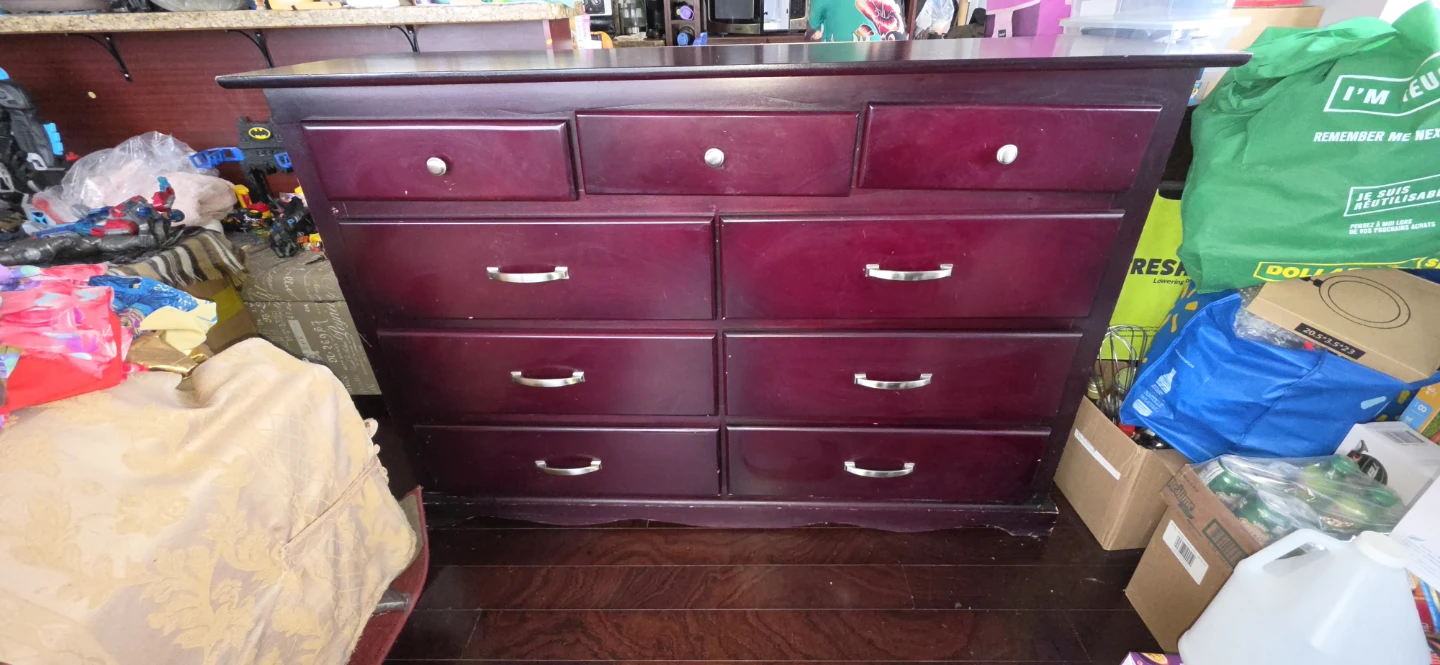 Cherry Finish 9-Drawer Dresser