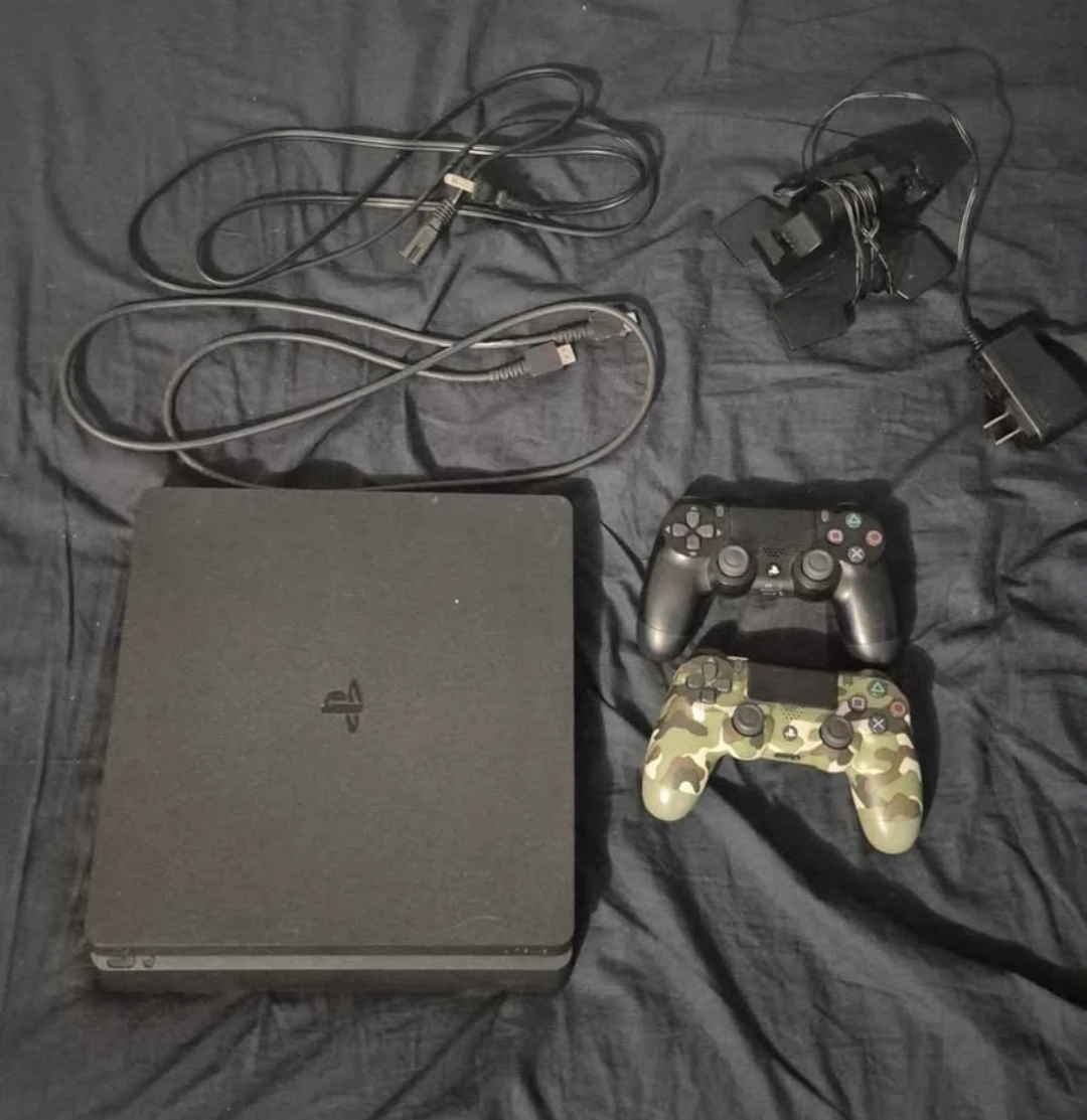 PlayStation 4 Slim Bundle