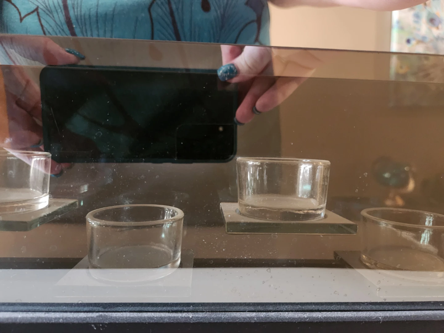 Glass Display Shelf with Candle Holders - photo 3
