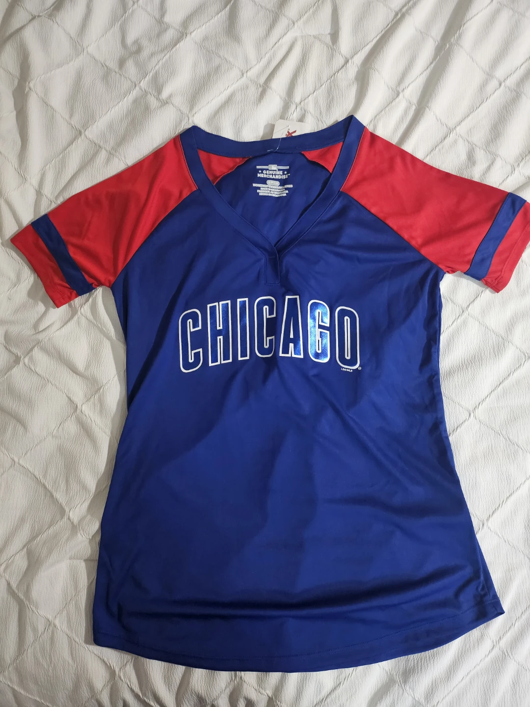Womens Chicago Cubs "Genuine Merchandise" V-Neck T-Shirt
