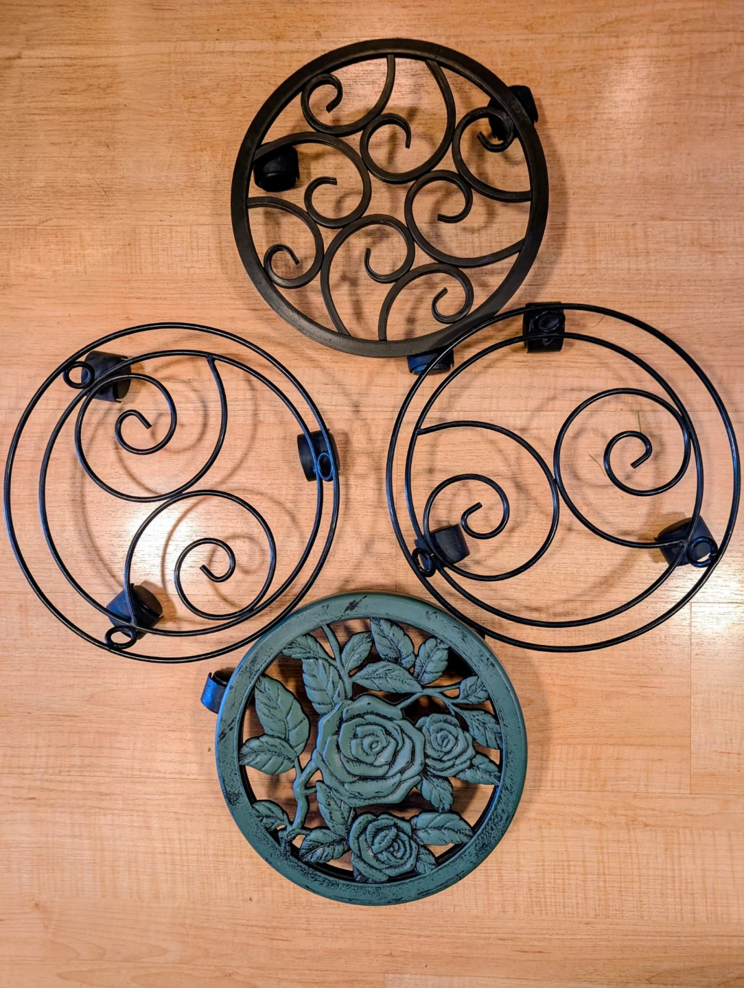Set of 4 Plant Stands with Decorative Designs