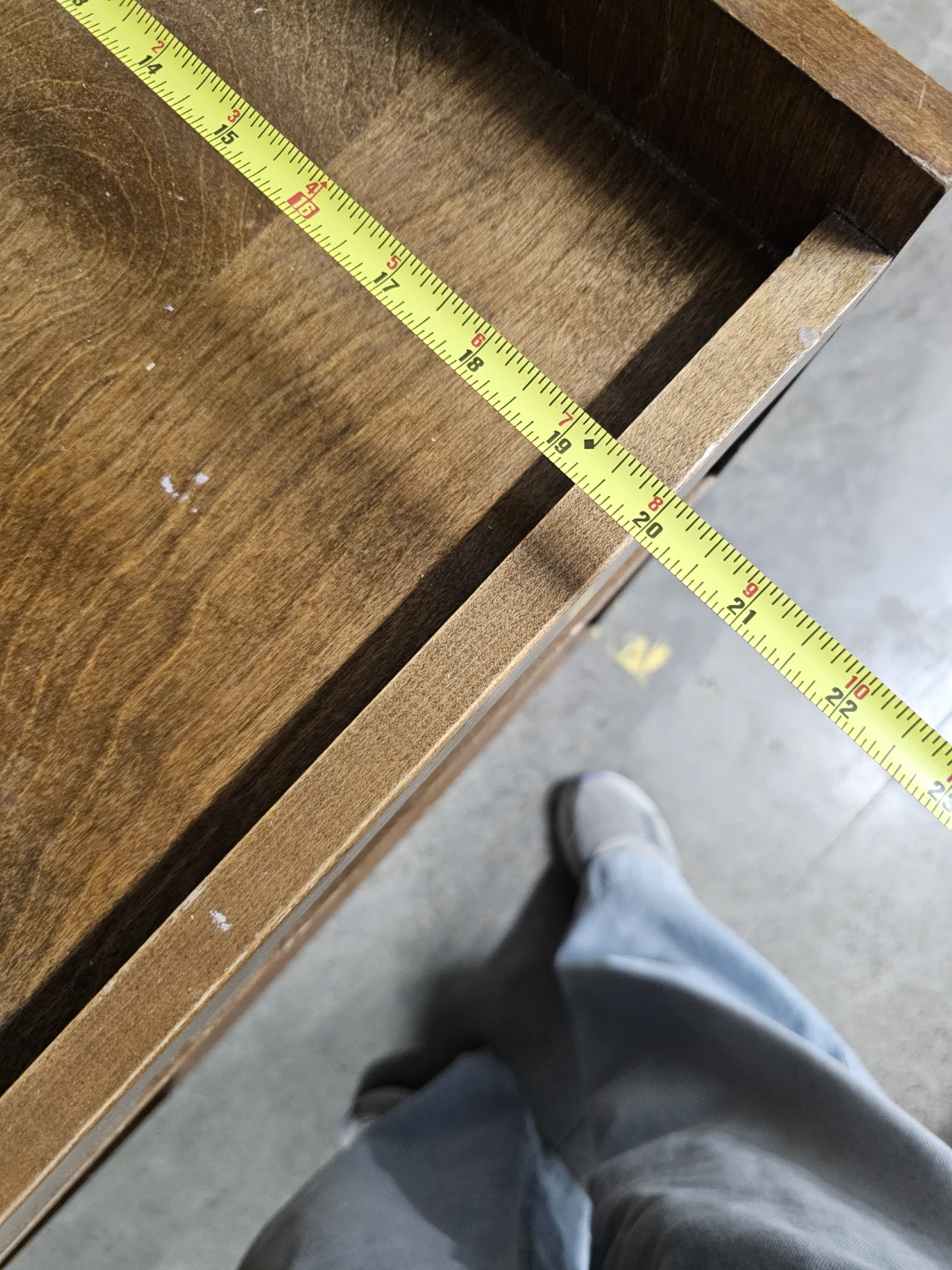 Wooden TV table on wheels - photo 2
