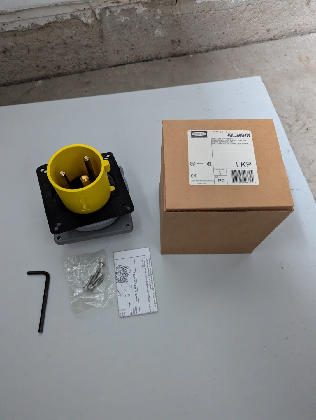 Hubbell HBL360B4W 60A 125VAC 2 Pole 3 Wire Grounding Inlet