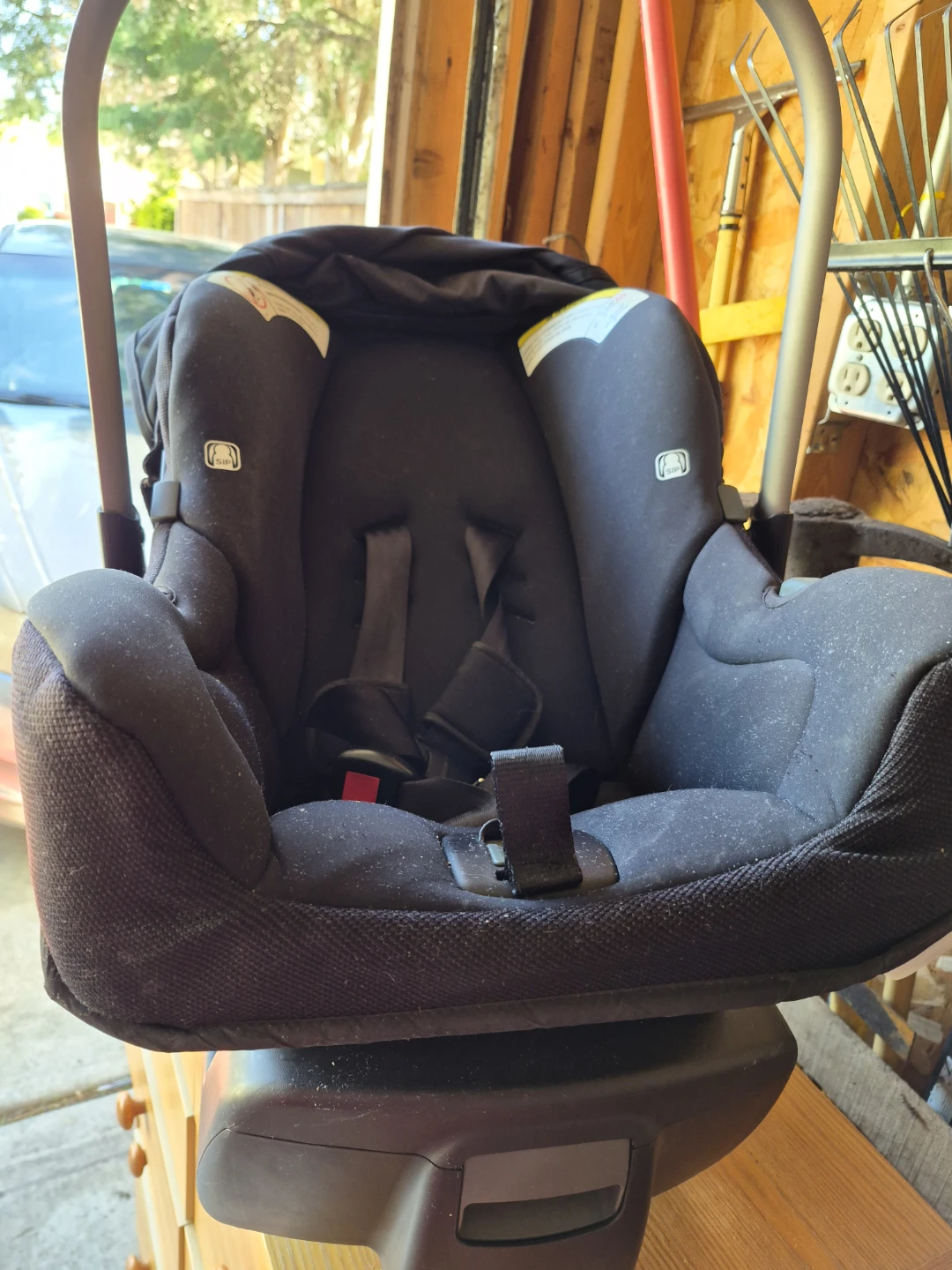 Nuna PIPA infant car seat base