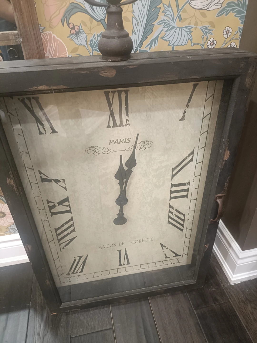 Decorative Wall Clock "Paris Maison de Florette"