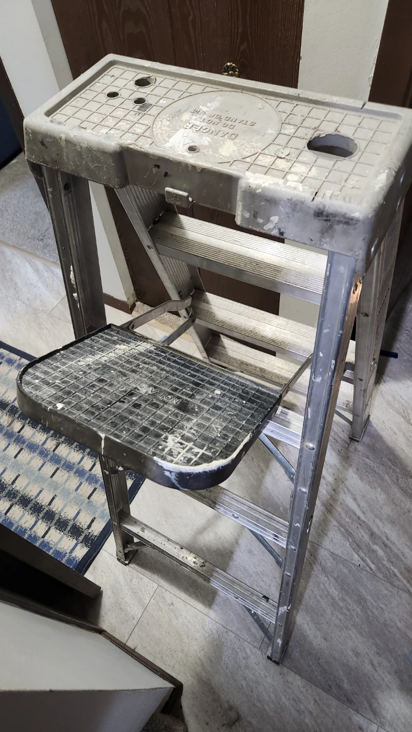 Louisville Step Stool Ladder 4ft Heavyduty Aluminum - photo 2