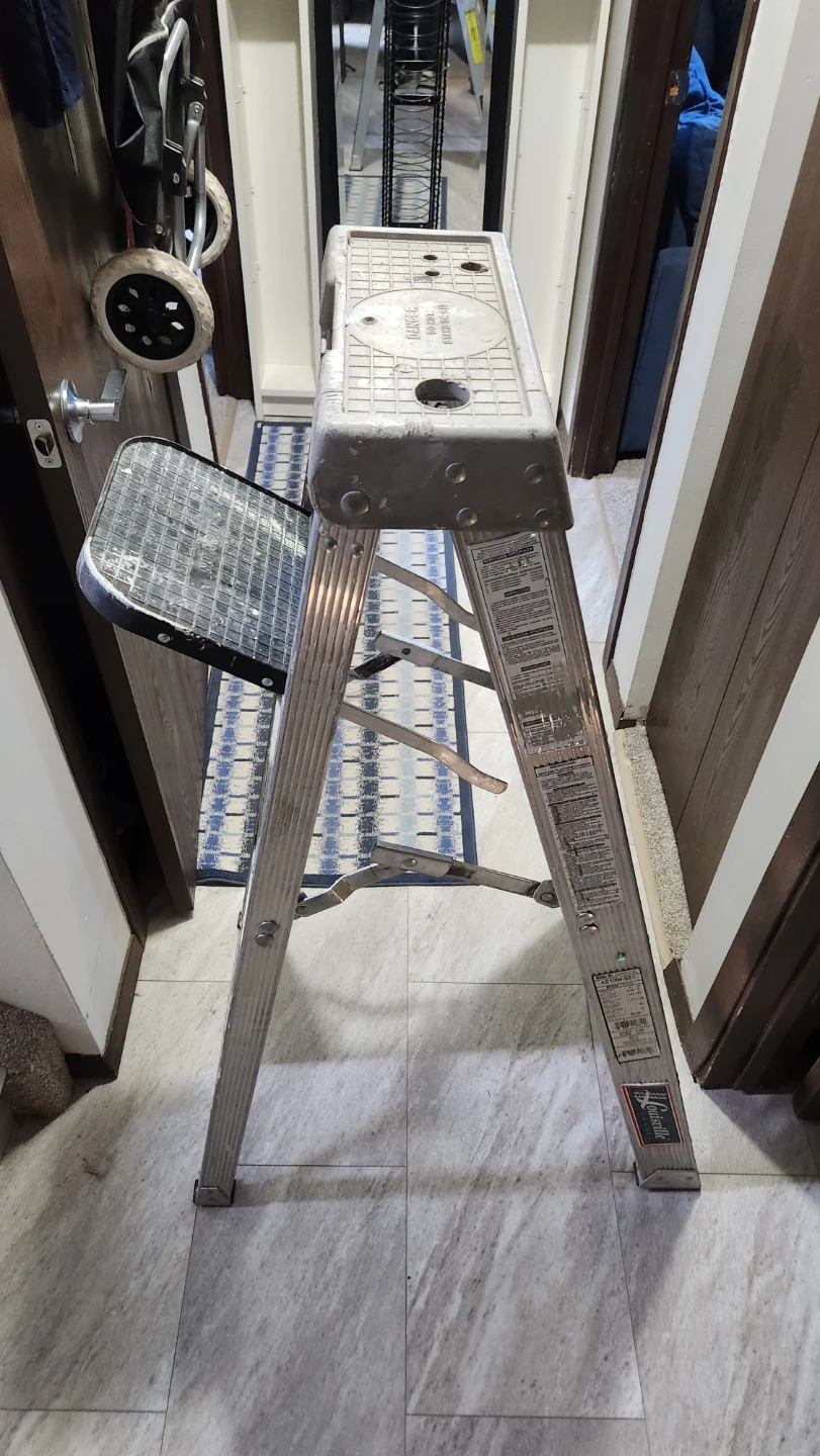 Louisville Step Stool Ladder 4ft Heavyduty Aluminum - photo 3