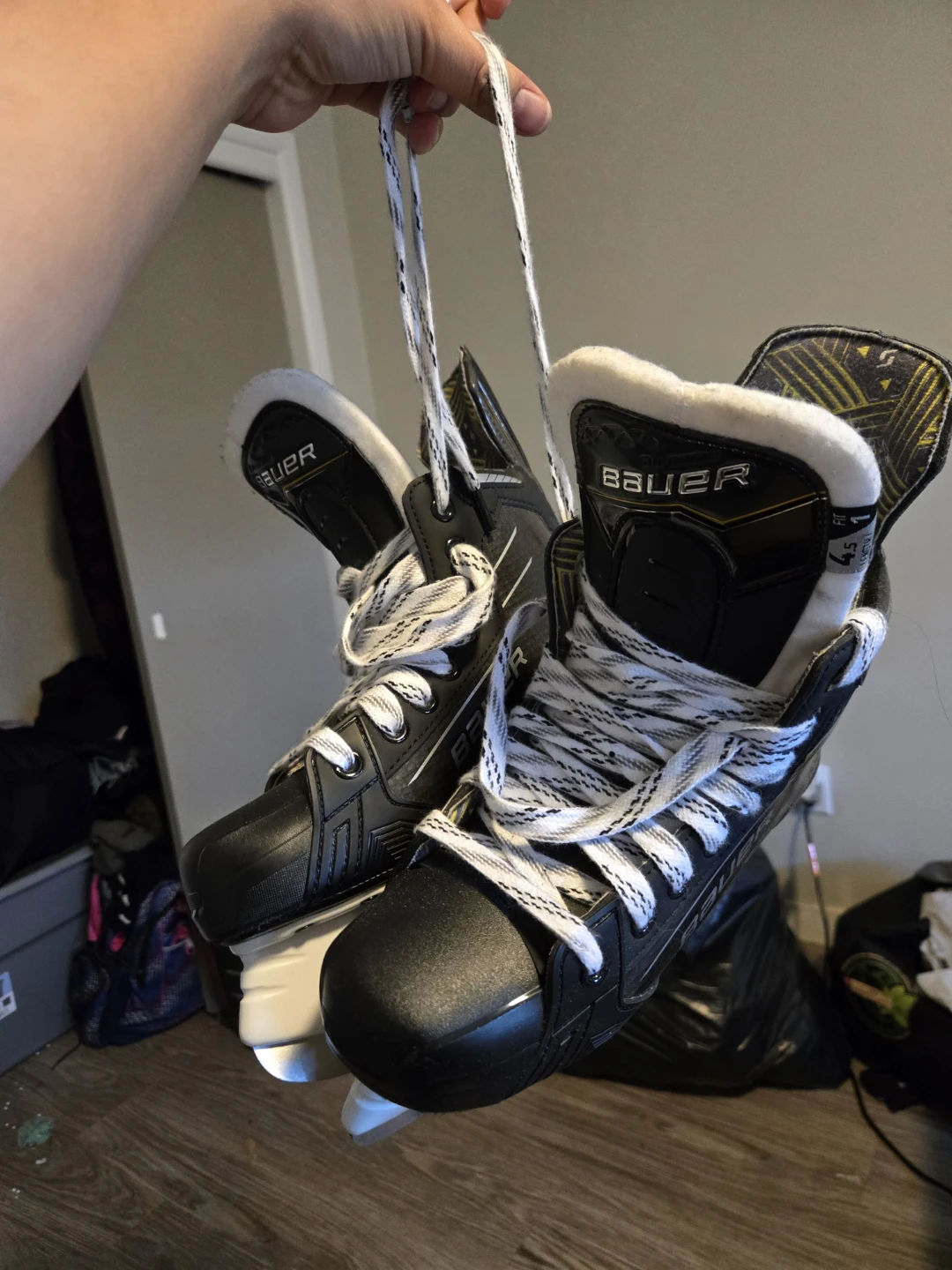 Bauer intermediate Hockey Skates