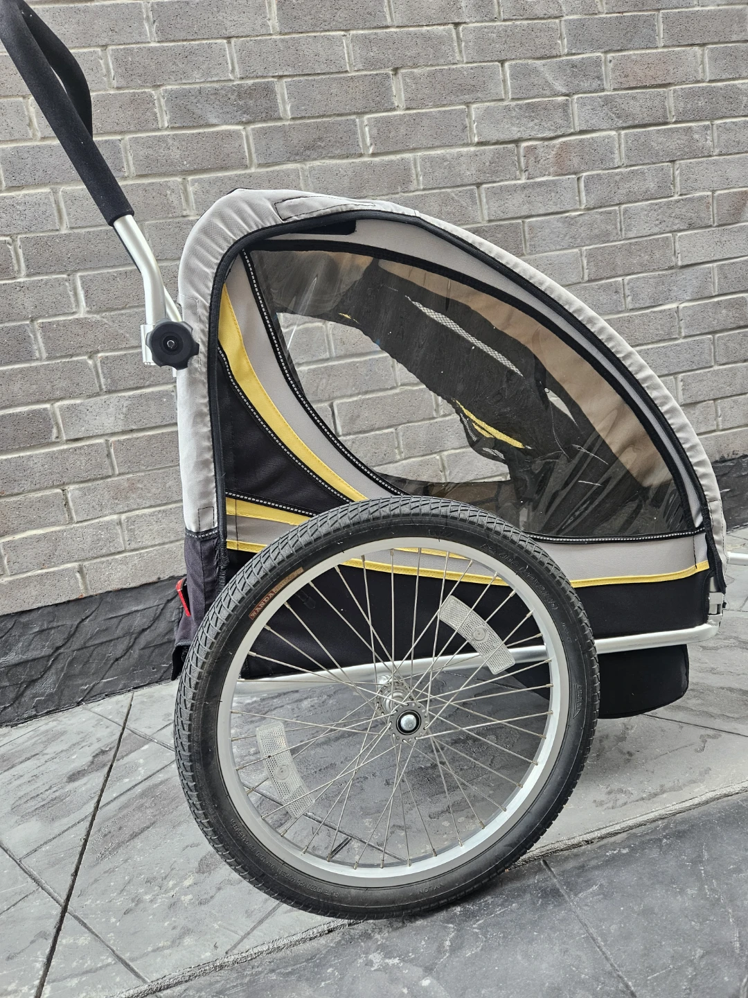 Bell Bike Trailer- fits 2 kids under 8years. - photo 5