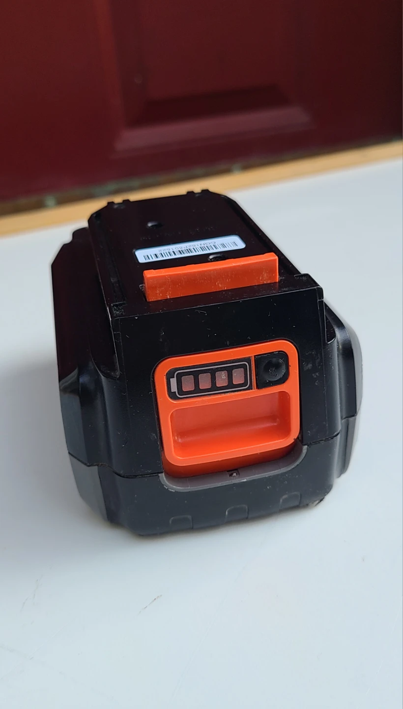 Black & Decker 40V Lithium 2Ah Battery - Excellent Condition - photo 2