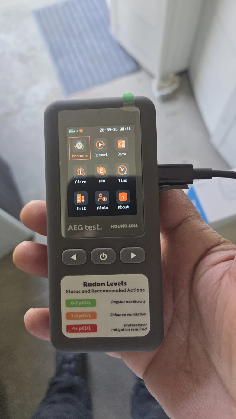 AEG test. HOUND-1011 Radon Detector rechargeable