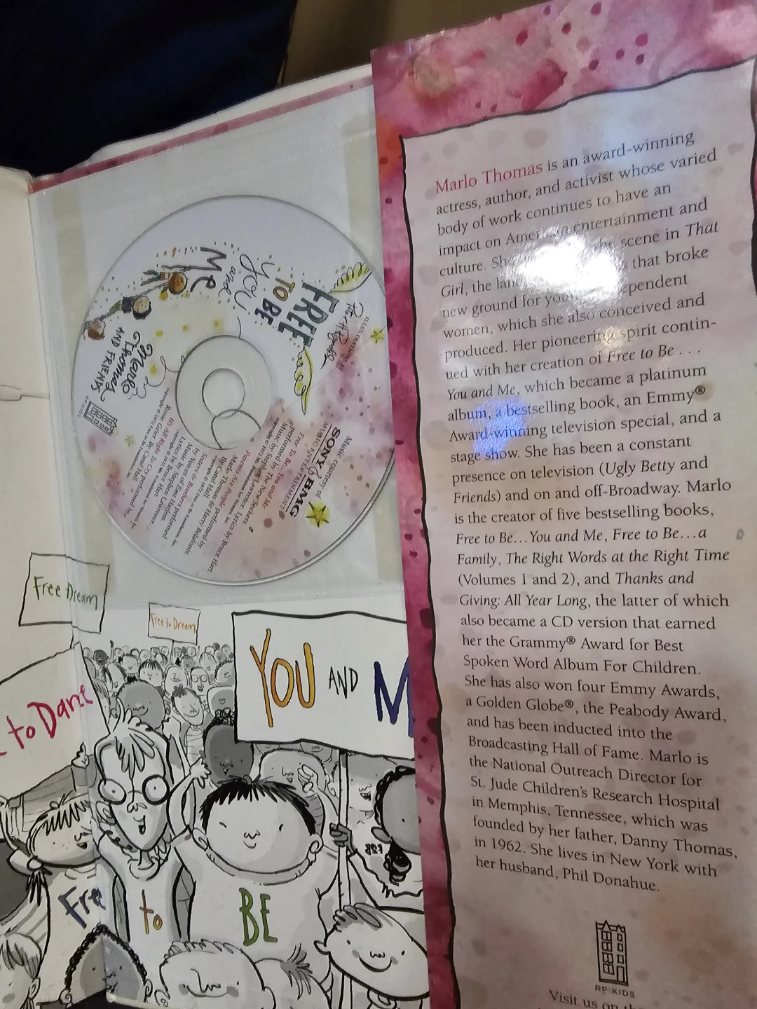 Free to Be You and Me Marlo Thomas Book with CD - photo 3