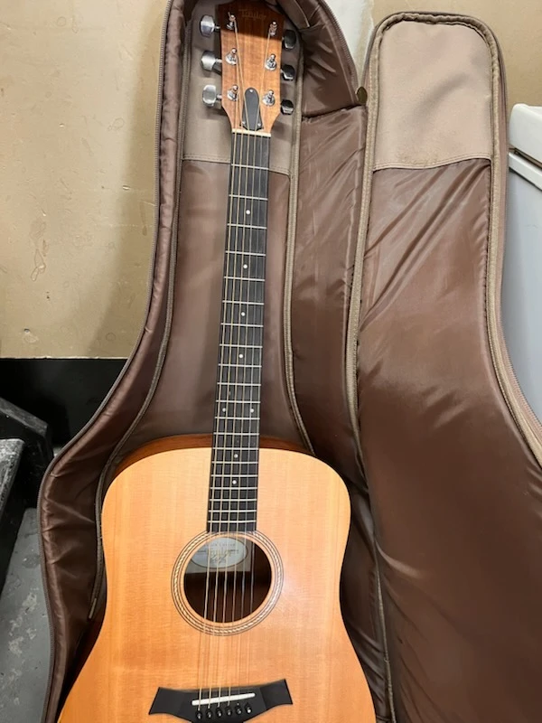 Taylor Guitars Academy 10e Acoustic Guitar