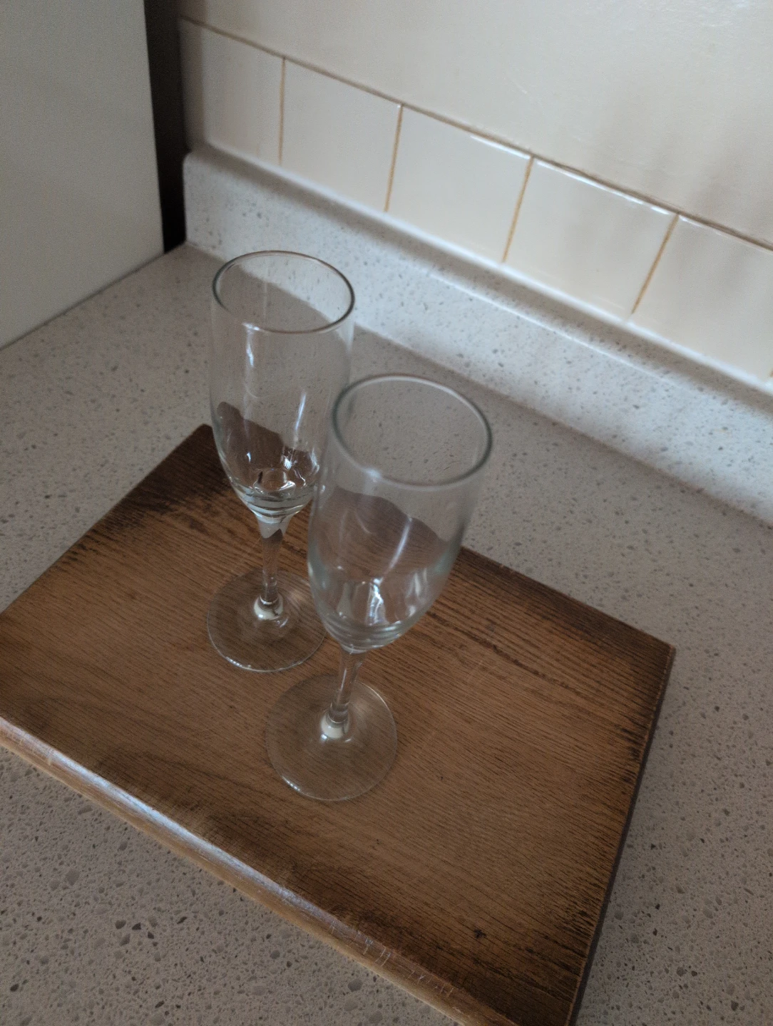 Set of 2 Clear Glass Champagne Flutes - photo 2