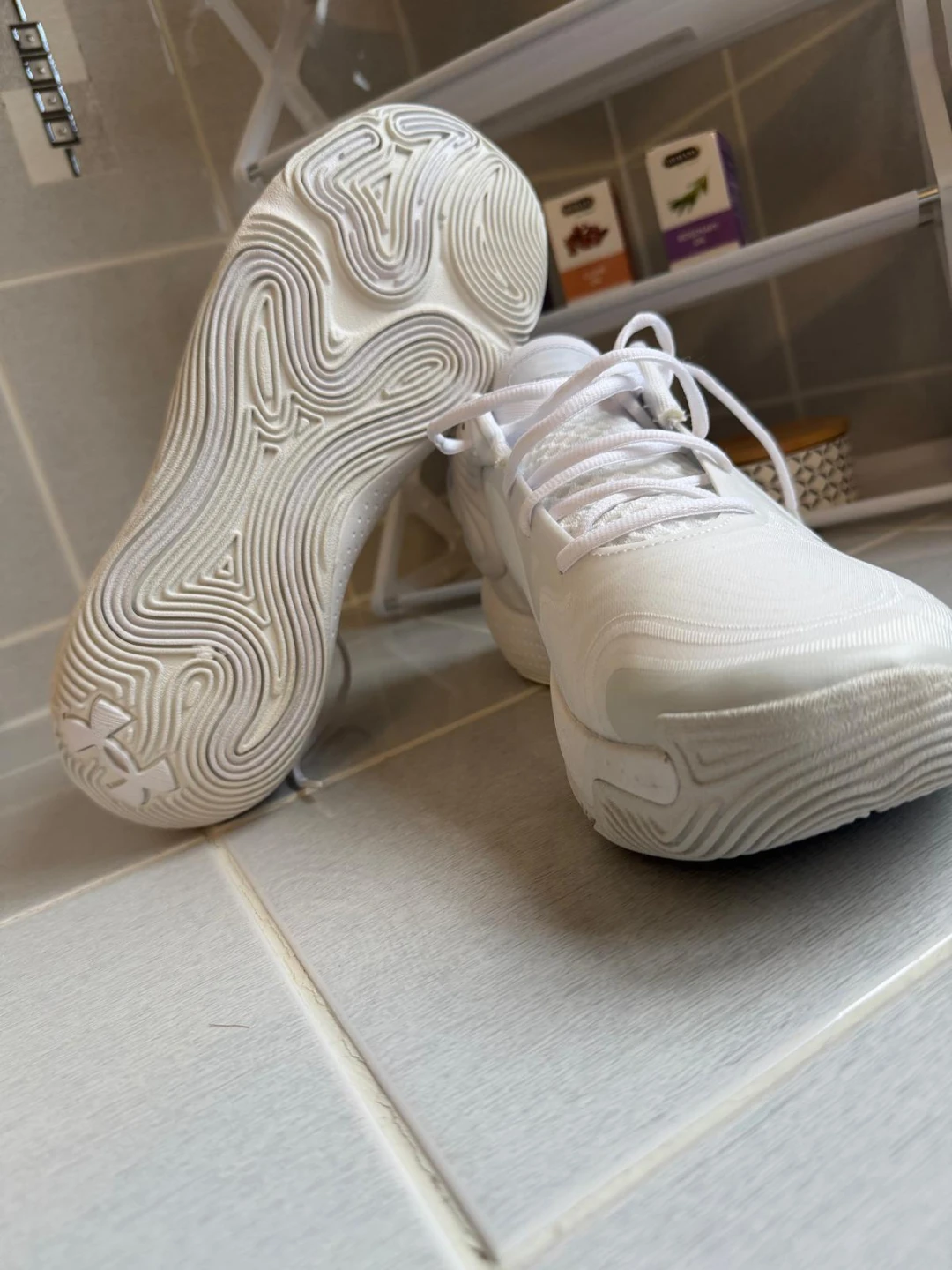 Under Armour White Basketball Shoes Men's 13 - photo 3