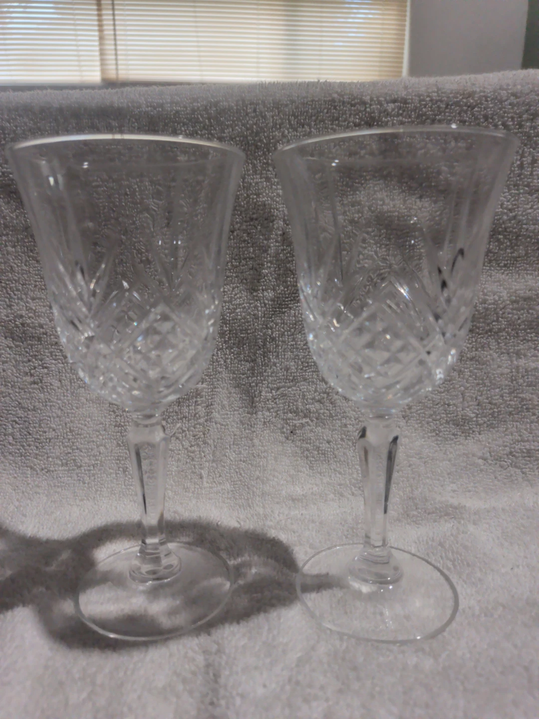 Set of 2 Crystal Wine Glasses - photo 2