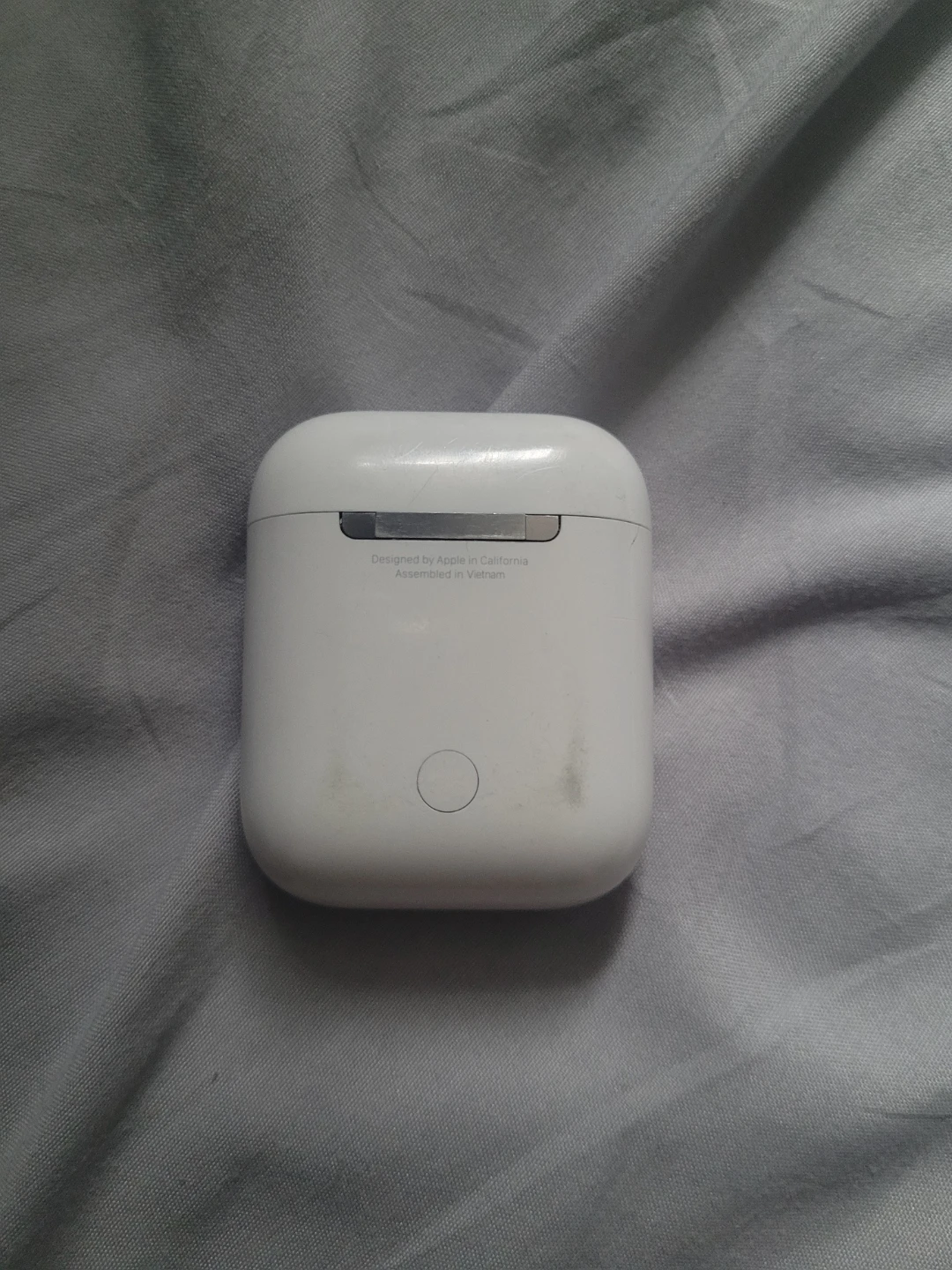 Apple AirPods (2nd generation) Charging Case - photo 2